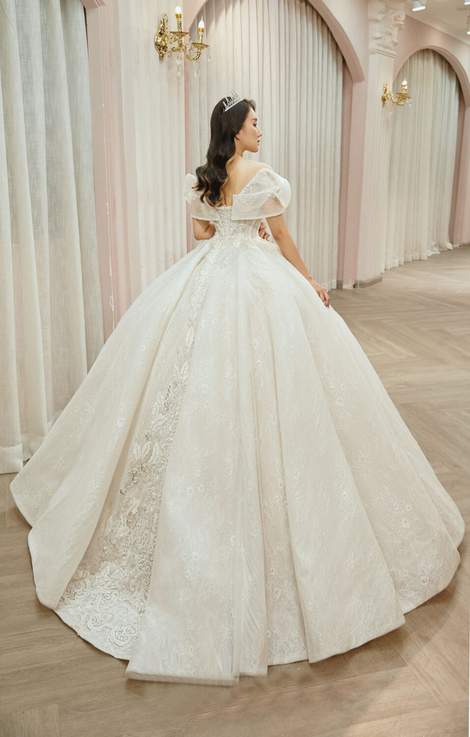 LT407 - Váy cưới xòe - Ảnh 4